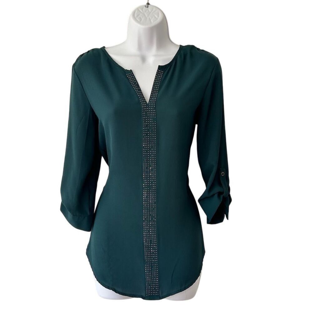 Maurices Women's XS Green Sequin Trim 3/4 Sleeve V-Neck Blouse